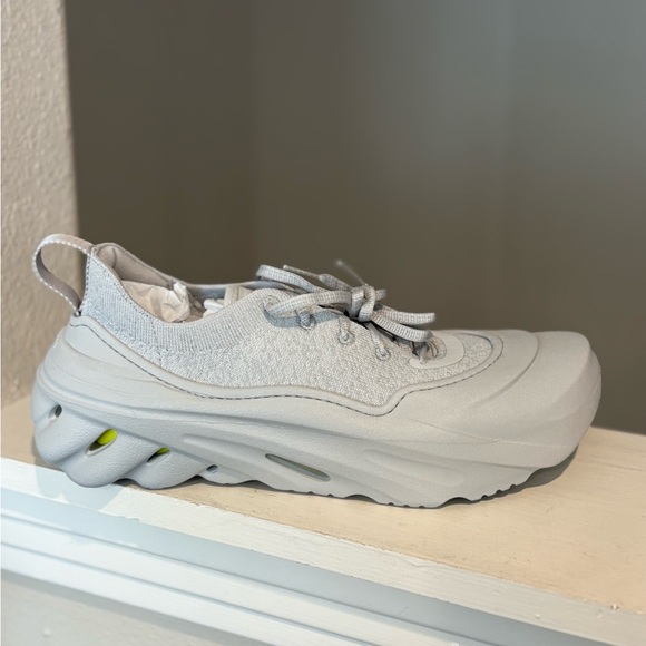 Brand New Crocs Echo Surge Sneakers Men’s 8 / WMN 10 Color:Atmosphere/Acidity